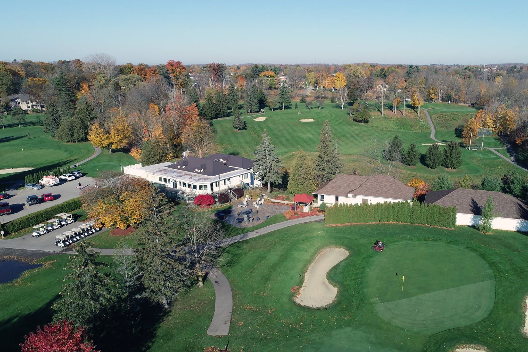 Golf course opens in defiance of Ontario lockdown restrictions Golf course opens in defiance of Ontario lockdown restrictions