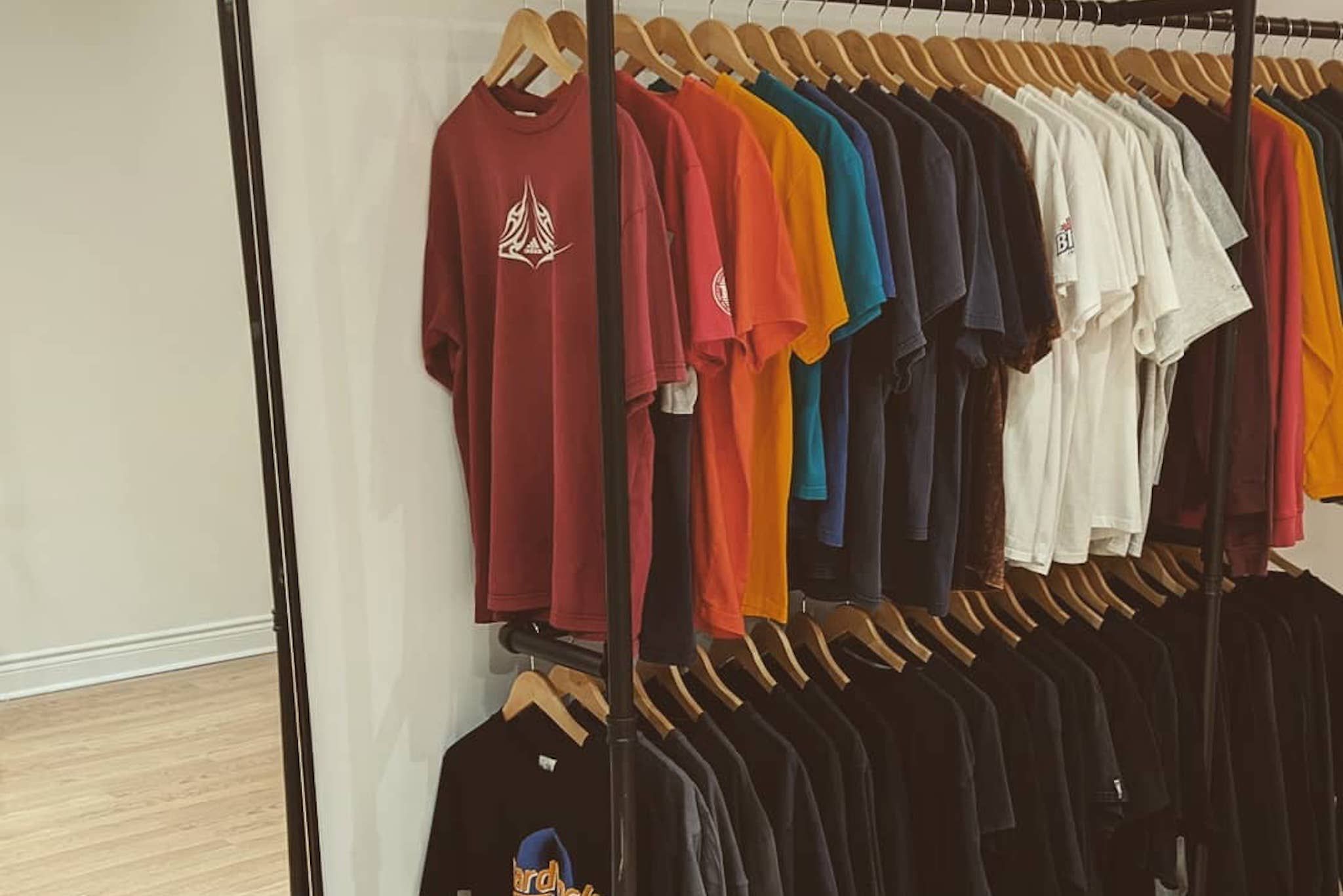 Love vintage clothing brand online