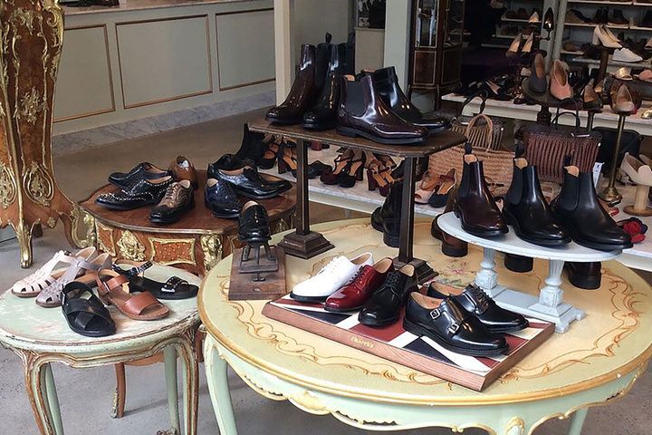 Names of shoe stores in mall shop