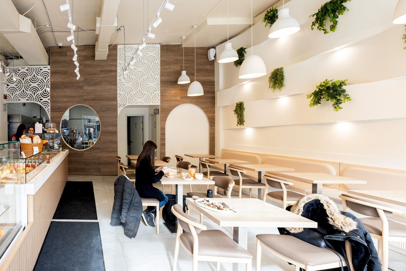 Shelíss Bakeshop Café