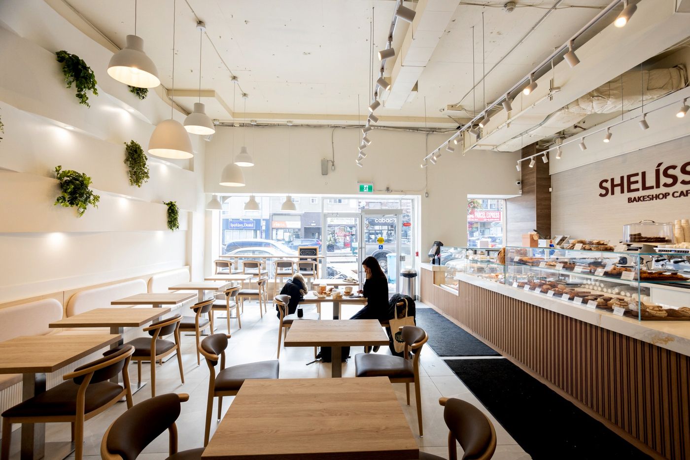 Shelíss Bakeshop Café