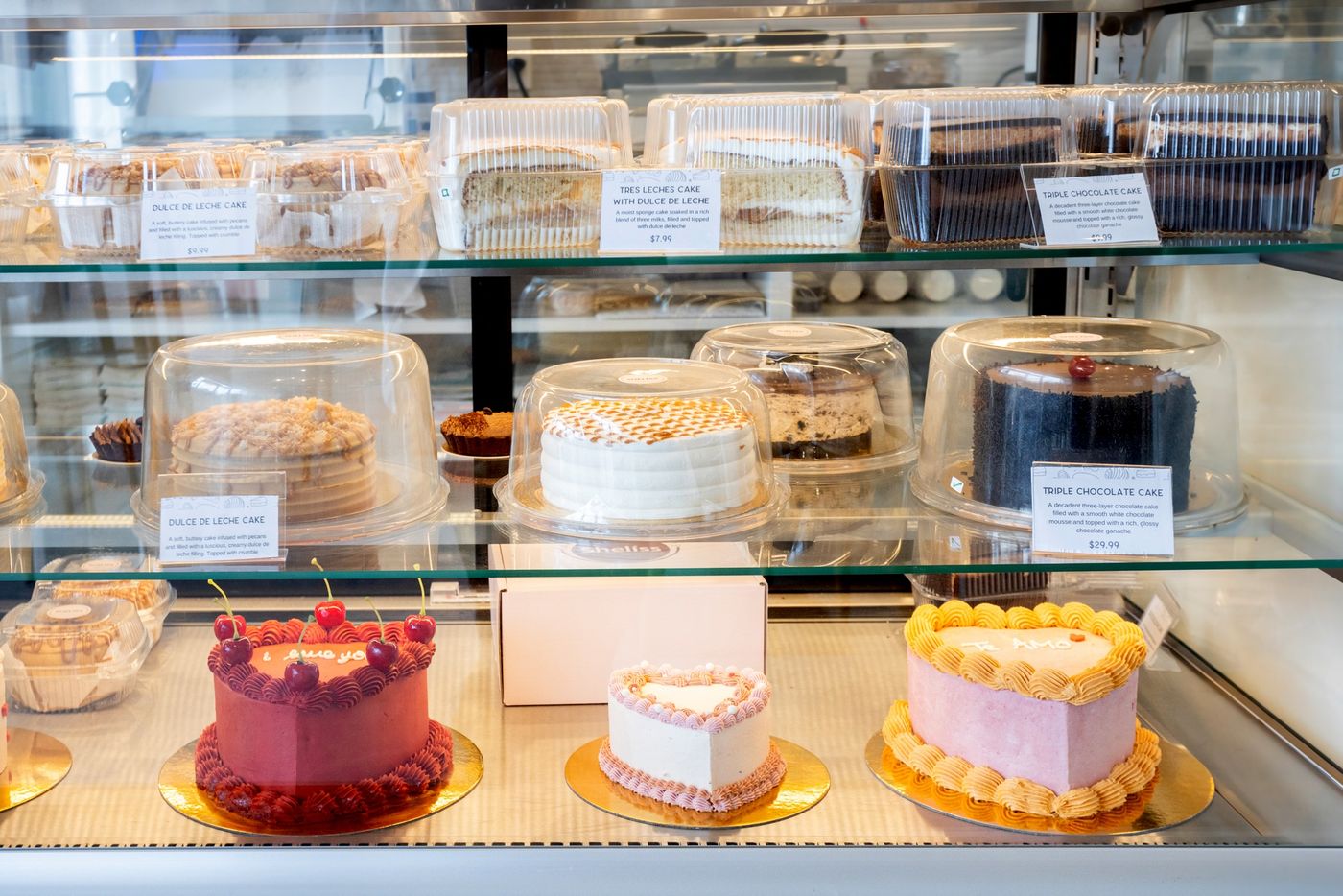 Shelíss Bakeshop Café